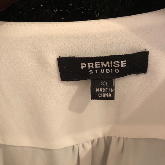 Light weight summer top white zipper blouse - Picture 5 of 6